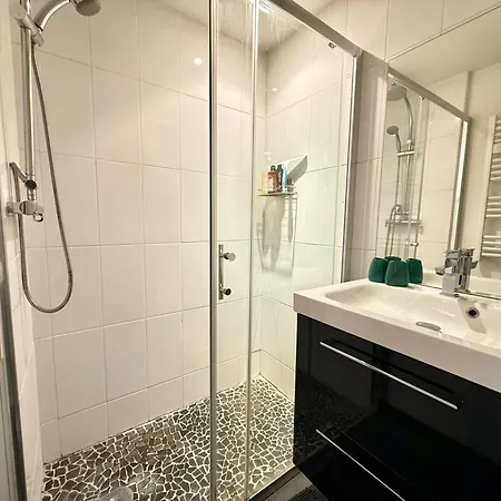 アパート Le Nid D'aix - Jardin & Calme エクスレバン